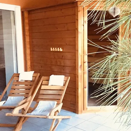 Domaine De La Ronce Feriehus *