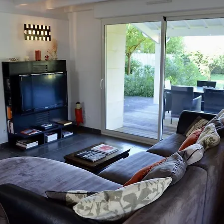 Holiday home Le Domaine De La Ronce - & Cezac (Gironde)